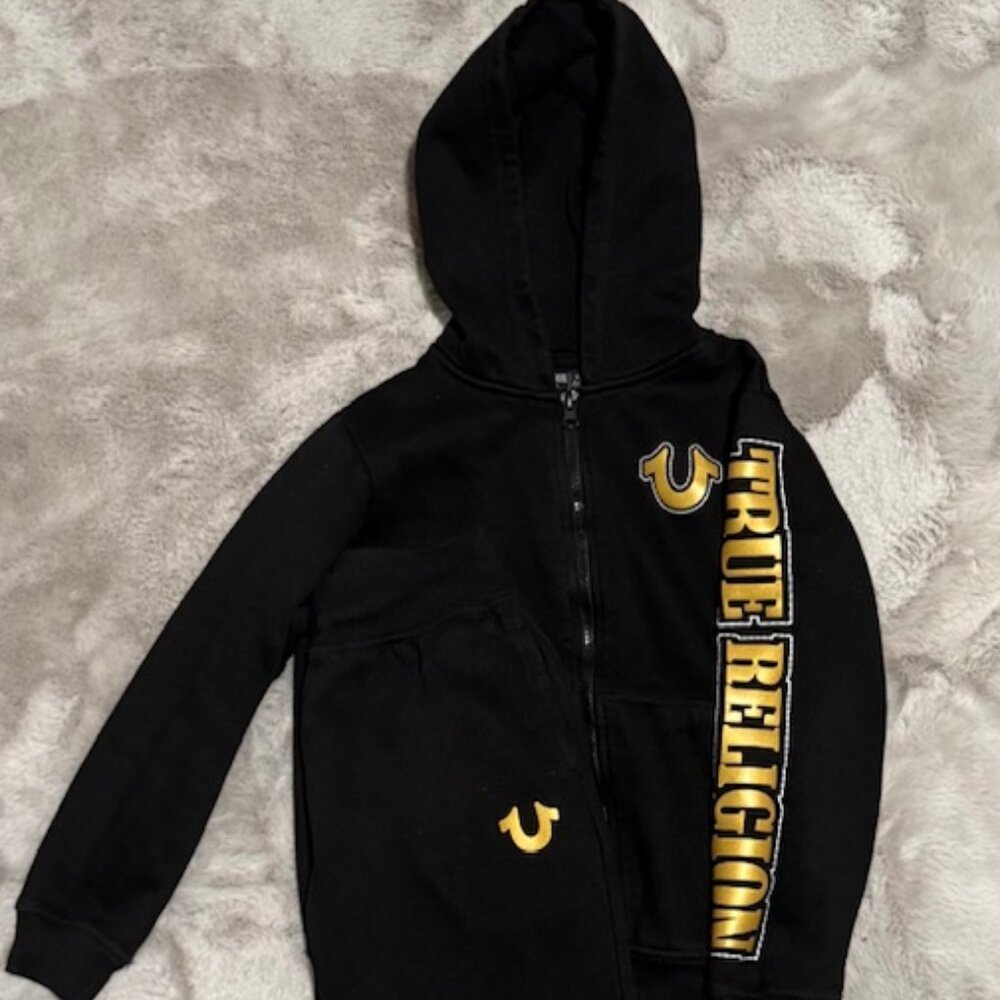 TRUE RELIGION OUTFIT